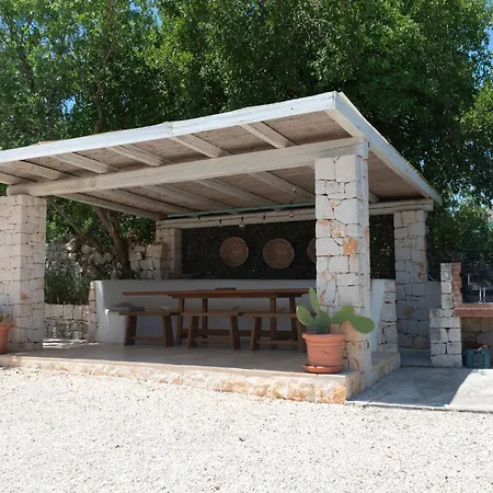 Flora In Ferienhaus Ostuni